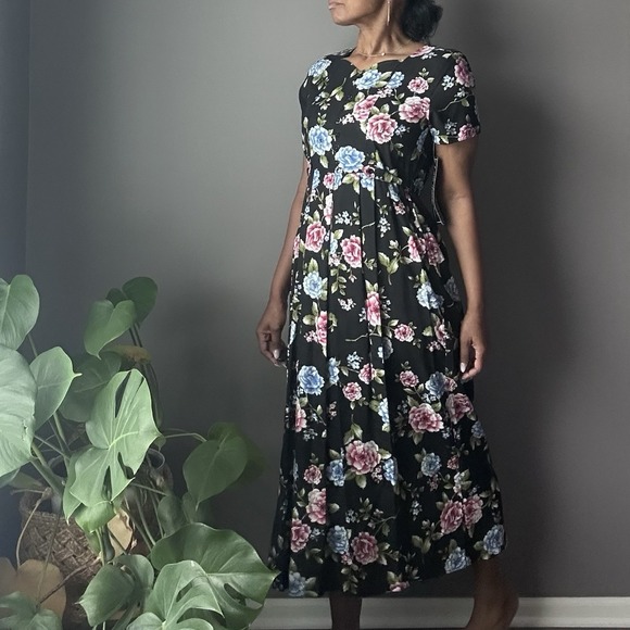 Erika Dresses & Skirts - Vintage Erika Maxi Dress Women's Small Black Floral Print Tie Waist 90s Mom NWT